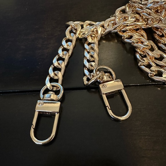 NWOT Crossbody Chain-Gold Unbranded - Picture 2 of 3